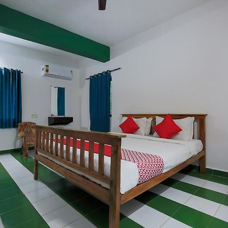 Braganza Guest House Baga Esterno foto