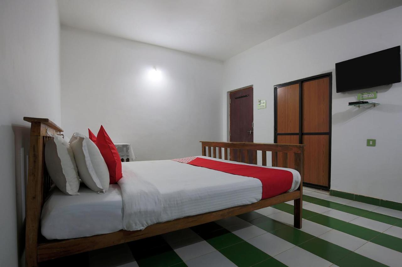 Braganza Guest House Baga Esterno foto