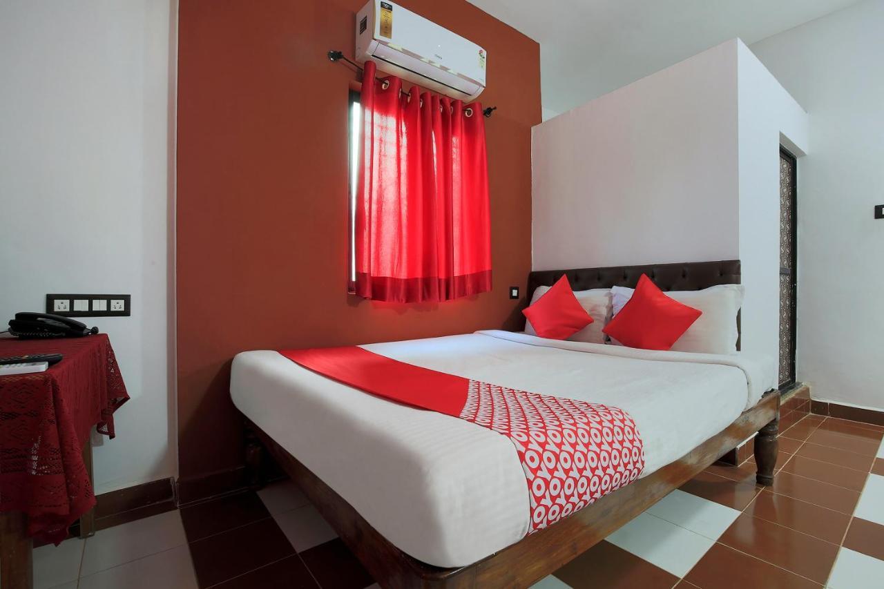 Braganza Guest House Baga Esterno foto